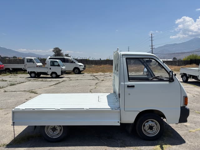 1992 Daihatsu Hijet JDM car for sale — photo 12 of 25