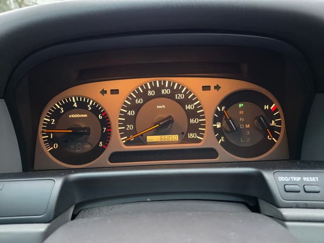 1999 Toyota Crown JDM car for sale — photo 9 of 13
