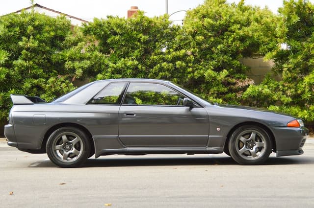 1989 Nissan Skyline JDM car for sale — photo 11 of 25