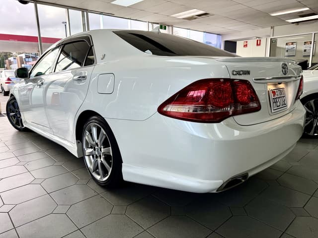 2009 Toyota Crown JDM car for sale — photo 3 of 5