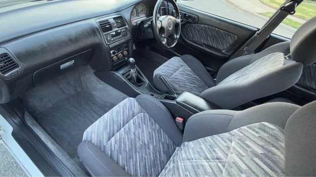 1997 Subaru Legacy JDM car for sale — photo 16 of 18