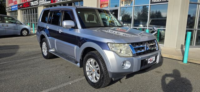 2006 Mitsubishi Pajero JDM car for sale — photo 2 of 12