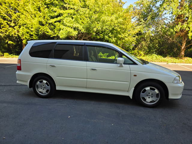 2000 Honda Odyssey JDM car for sale — photo 2 of 15
