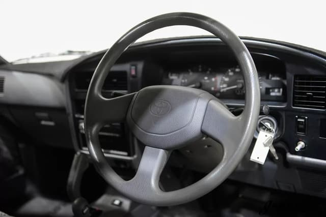 1996 Toyota Hilux JDM car for sale — photo 14 of 25