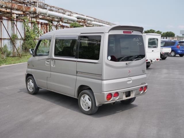 2001 Mitsubishi Town Box JDM car for sale — photo 7 of 25