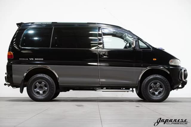 1997 Mitsubishi Delica JDM car for sale — photo 5 of 25