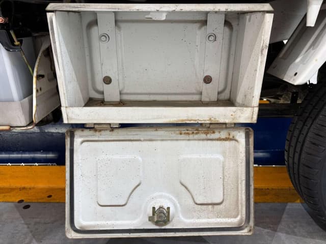 1997 Mitsubishi Minicab JDM car for sale — photo 14 of 25