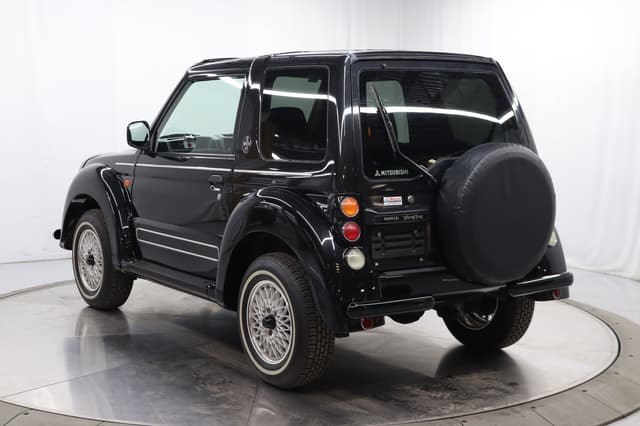 1998 Mitsubishi Pajero JDM car for sale — photo 5 of 25
