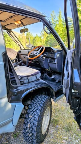 1991 Mitsubishi Delica JDM car for sale — photo 4 of 5