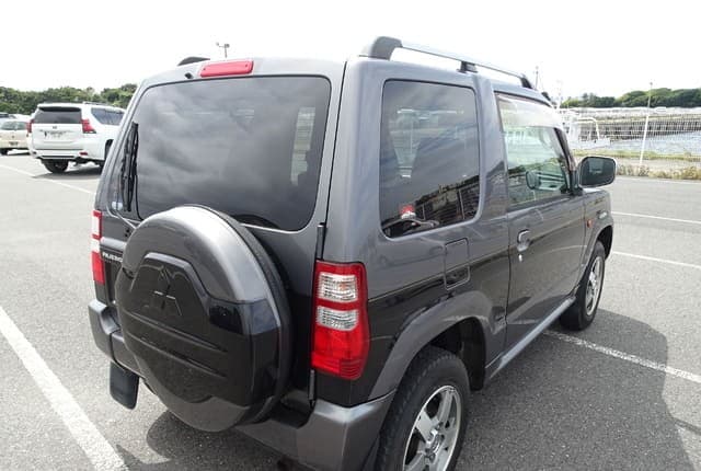 2005 Mitsubishi Pajero Mini JDM car for sale — photo 5 of 25
