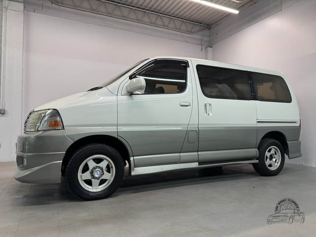 2001 Toyota Grand Hiace JDM car for sale — photo 10 of 25