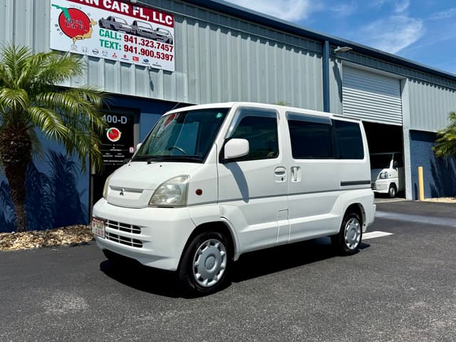 1999 Mitsubishi Town Box JDM car for sale — photo 10 of 18