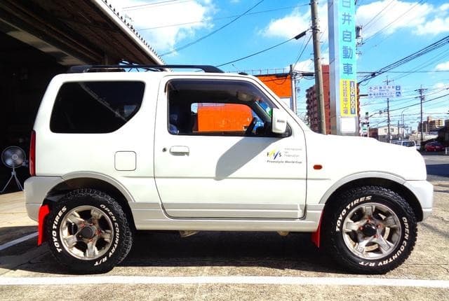 2002 Suzuki Jimny JDM car for sale — photo 4 of 25