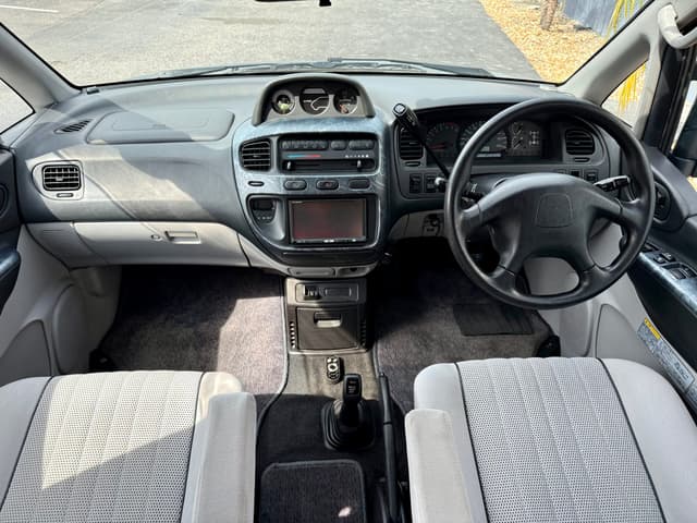 2000 Mitsubishi Delica JDM car for sale — photo 13 of 24