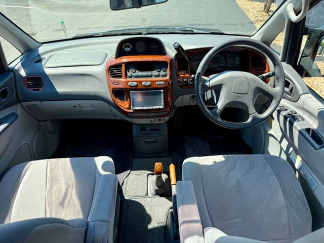 1998 Mitsubishi Delica JDM car for sale — photo 14 of 23