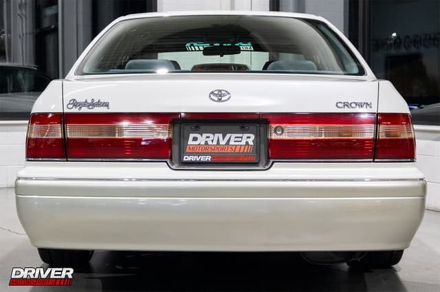 1997 Toyota Crown JDM car for sale — photo 9 of 25