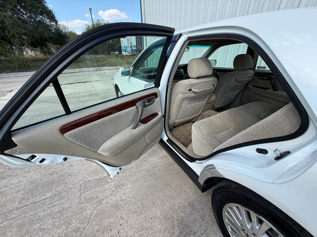 1999 Toyota Crown JDM car for sale — photo 12 of 21