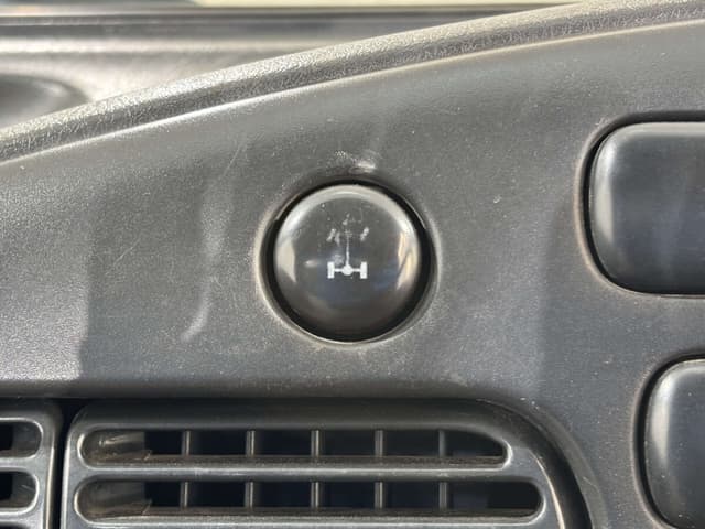 1996 Daihatsu Hijet JDM car for sale — photo 11 of 25