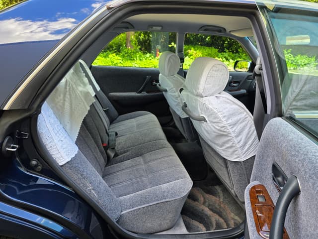 1998 Toyota Crown JDM car for sale — photo 11 of 13