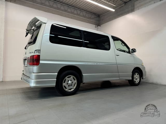 1999 Toyota Granvia JDM car for sale — photo 21 of 25
