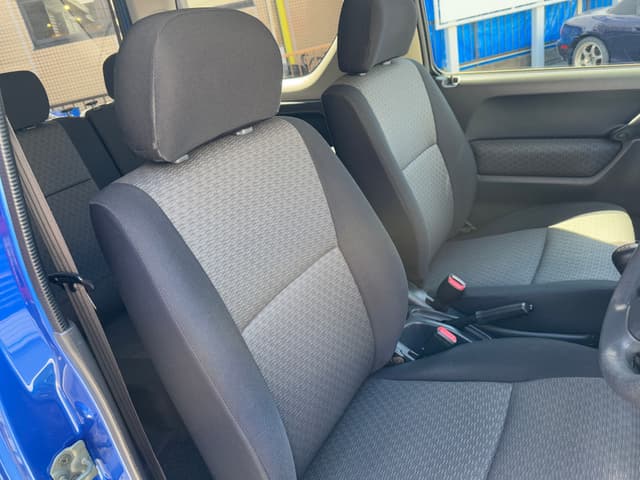 2005 Suzuki Jimny JDM car for sale — photo 23 of 25
