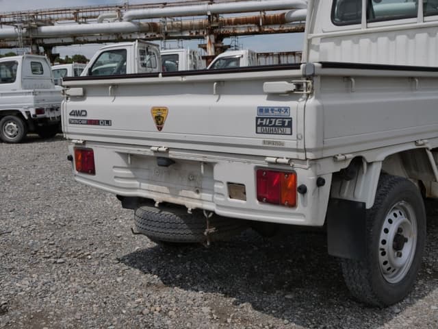 1999 Daihatsu Hijet JDM car for sale — photo 19 of 25