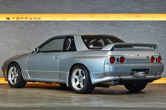 1991 Nissan Skyline JDM car for sale — photo 2 of 25