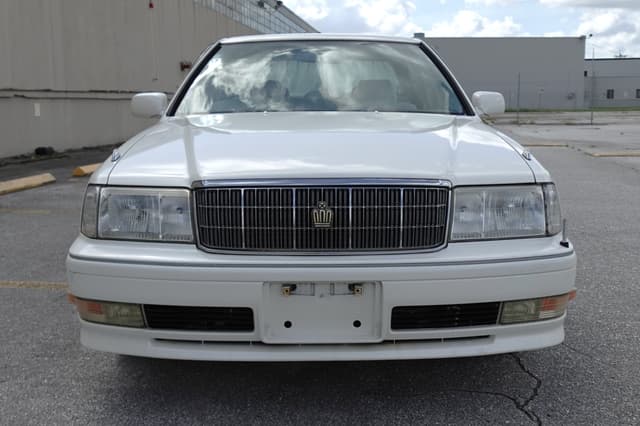 1998 Toyota Crown JDM car for sale — photo 2 of 17