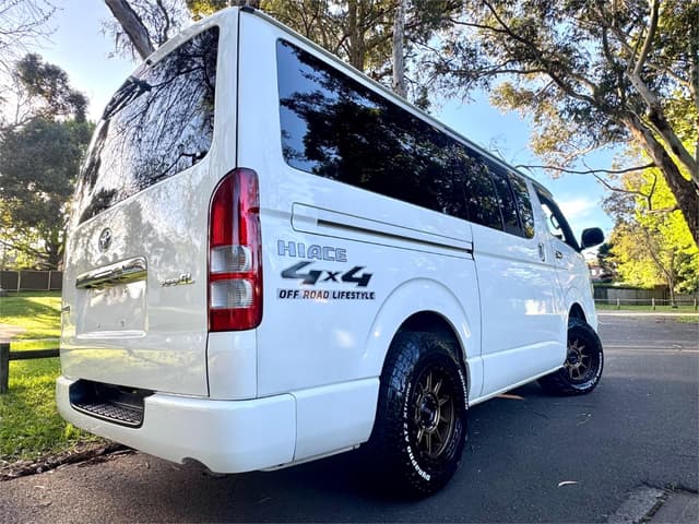 2008 Toyota HiAce JDM car for sale — photo 3 of 25