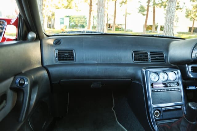 1992 Nissan Skyline JDM car for sale — photo 15 of 25