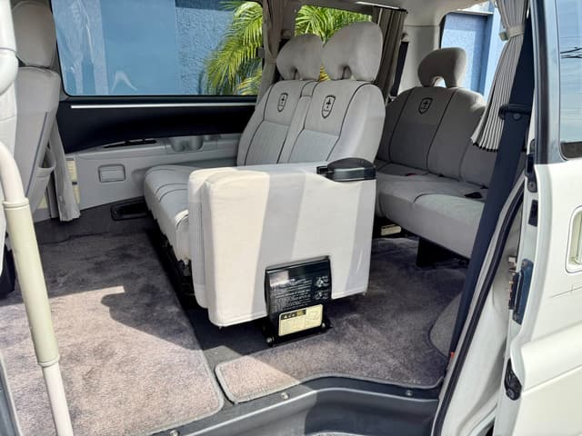 2000 Mitsubishi Delica JDM car for sale — photo 23 of 24