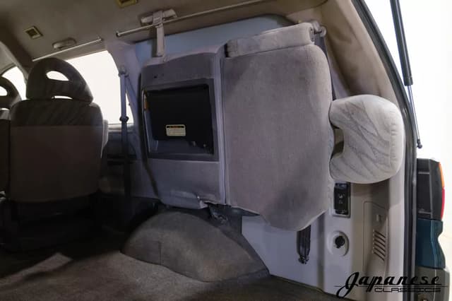 1994 Mitsubishi Delica JDM car for sale — photo 20 of 25