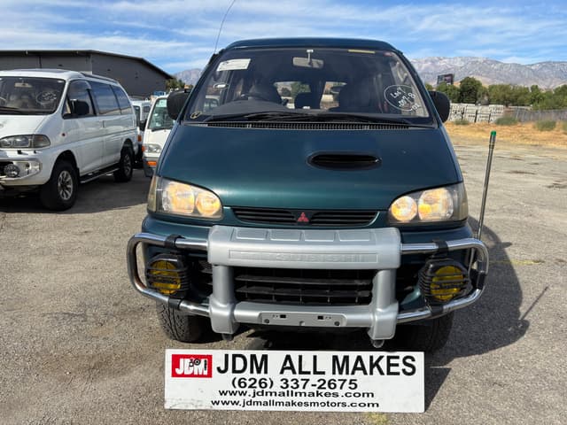 1996 Mitsubishi Delica JDM car for sale — photo 2 of 25