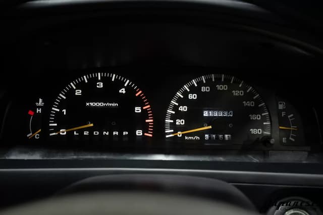 1998 Toyota Hilux Surf JDM car for sale — photo 13 of 25