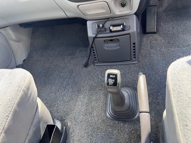1997 Mitsubishi Delica JDM car for sale — photo 14 of 23
