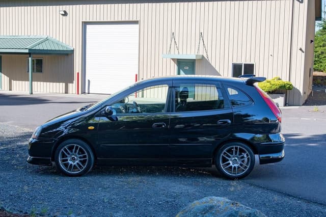 1999 Nissan Tino JDM car for sale — photo 5 of 23