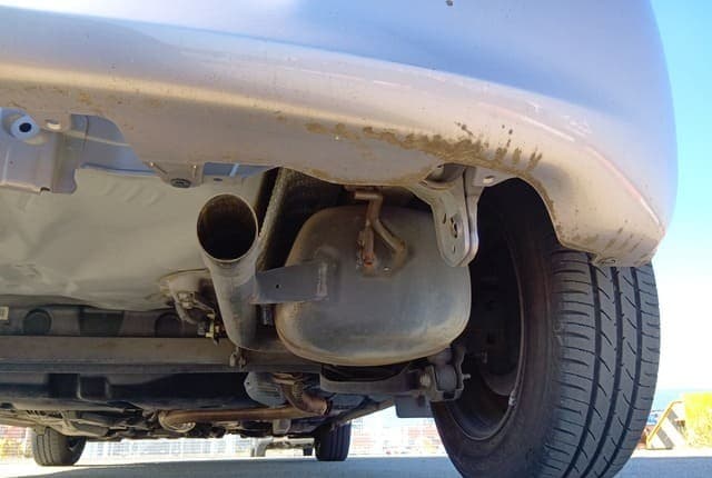 2010 Toyota Vitz JDM car for sale — photo 16 of 25