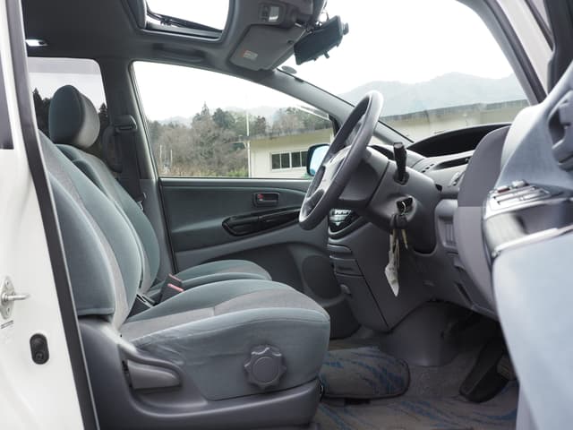 2001 Toyota Estima JDM car for sale — photo 5 of 25