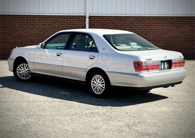 2000 Toyota Crown JDM car for sale — photo 9 of 25