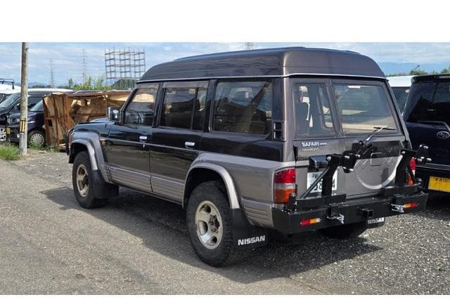 1990 Nissan Safari JDM car for sale — photo 10 of 25