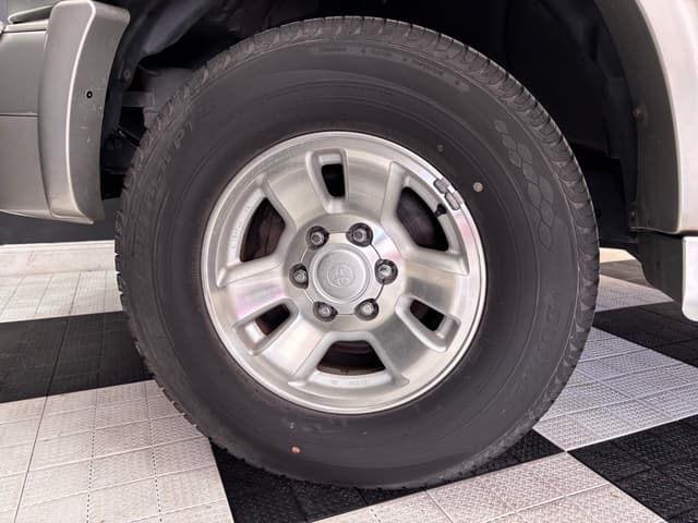 1999 Toyota Hilux Surf JDM car for sale — photo 10 of 25