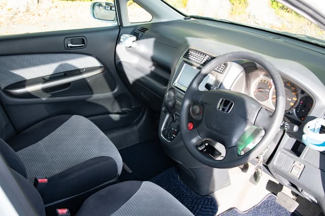 2001 Honda Stream JDM car for sale — photo 9 of 15