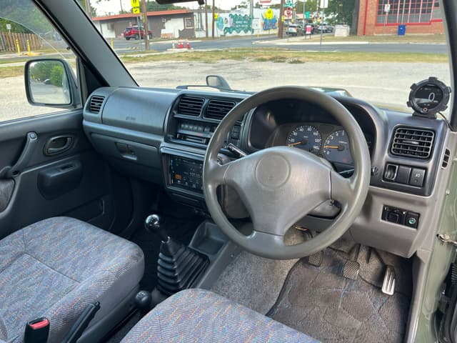 1998 Suzuki Jimny JDM car for sale — photo 8 of 11