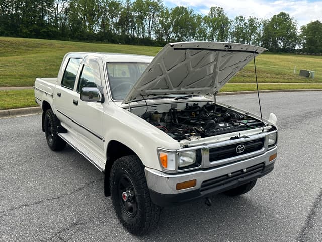 1992 Toyota Hilux JDM car for sale — photo 12 of 20