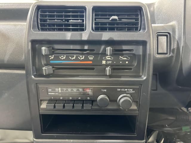 1991 Mitsubishi Minicab JDM car for sale — photo 11 of 25