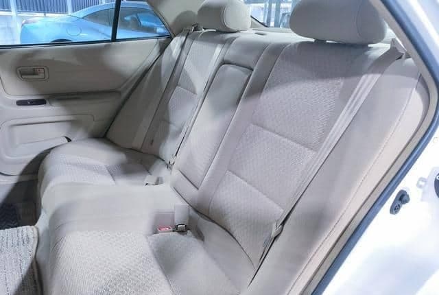 2002 Toyota Altezza JDM car for sale — photo 17 of 25