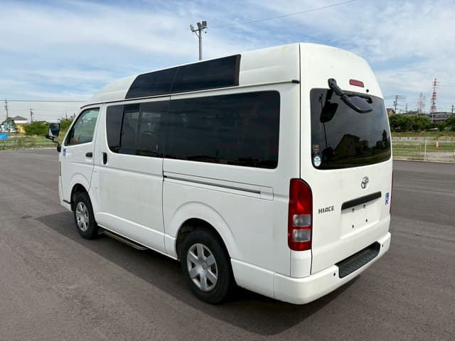 2011 Toyota HiAce JDM car for sale — photo 3 of 10