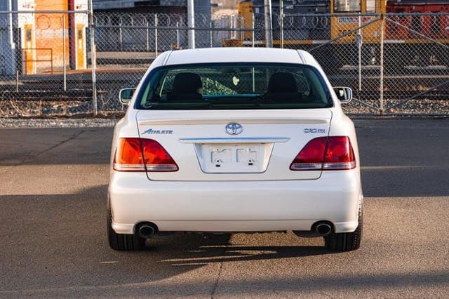 2004 Toyota Crown JDM car for sale — photo 7 of 19
