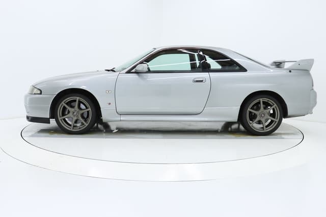 1997 Nissan Skyline JDM car for sale — photo 3 of 8