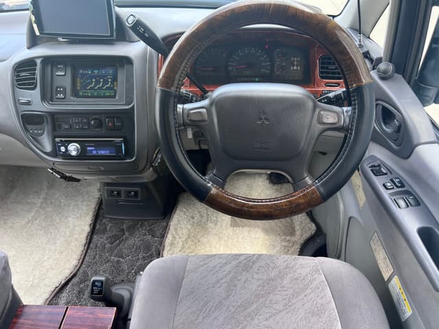 1998 Mitsubishi Delica JDM car for sale — photo 22 of 25